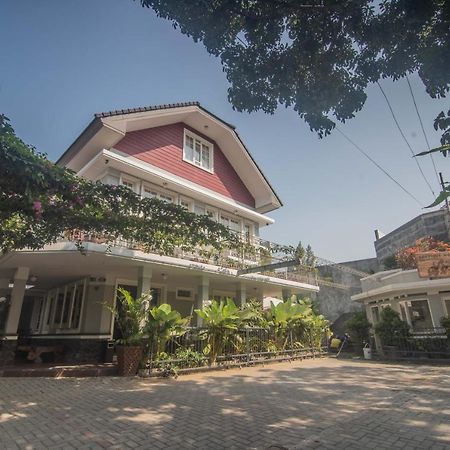 Front One Boutique Baluran Malang Hotel Kültér fotó