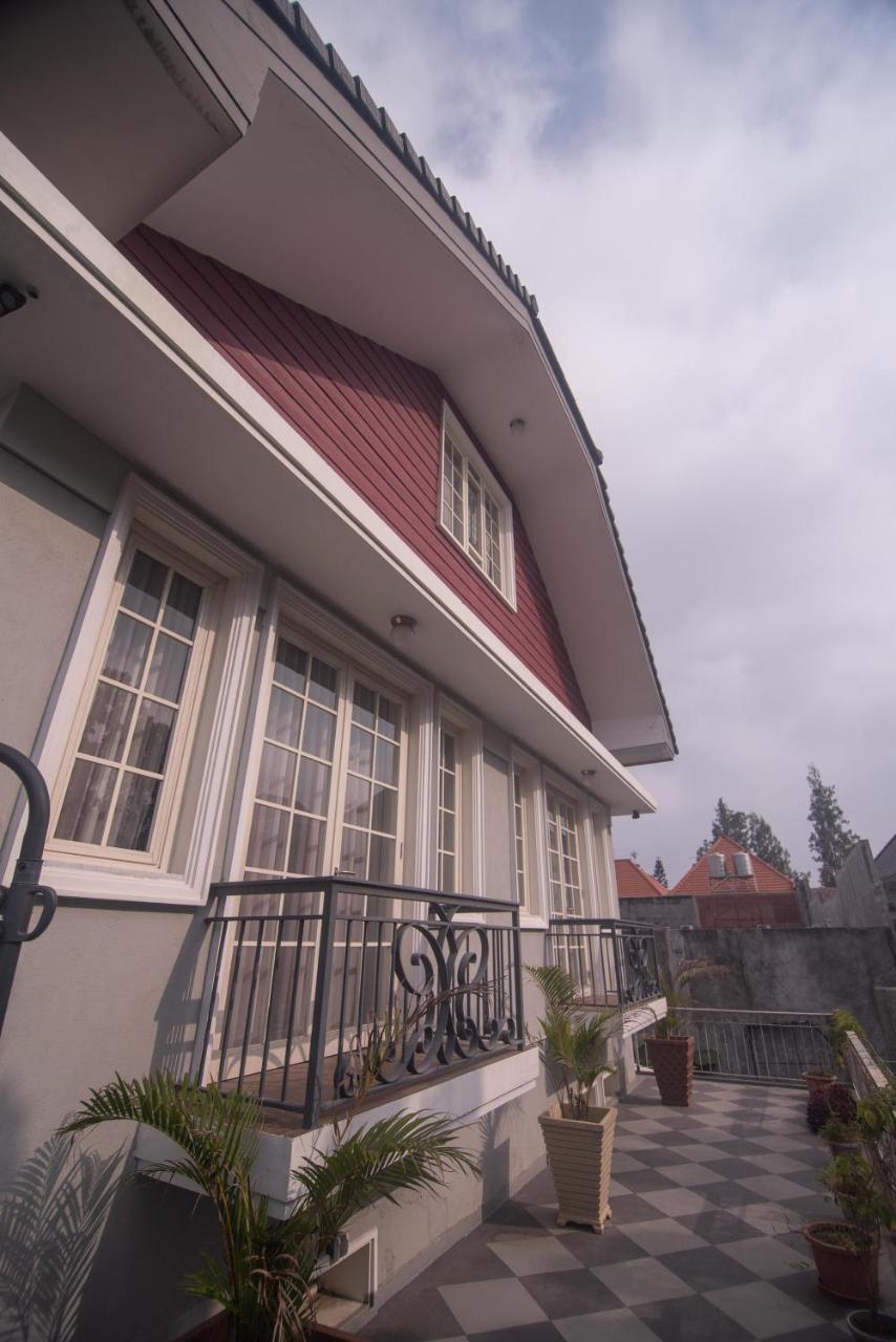 Front One Boutique Baluran Malang Hotel Kültér fotó