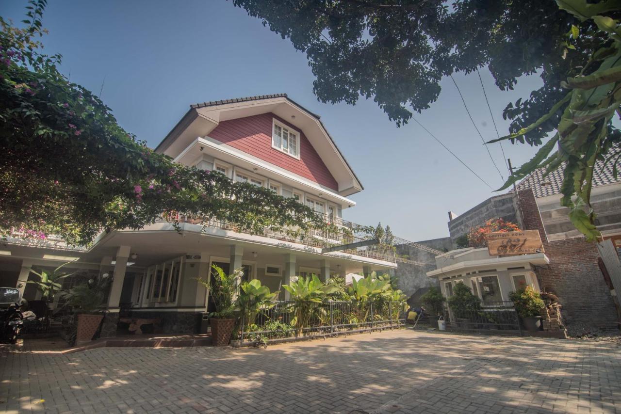 Front One Boutique Baluran Malang Hotel Kültér fotó