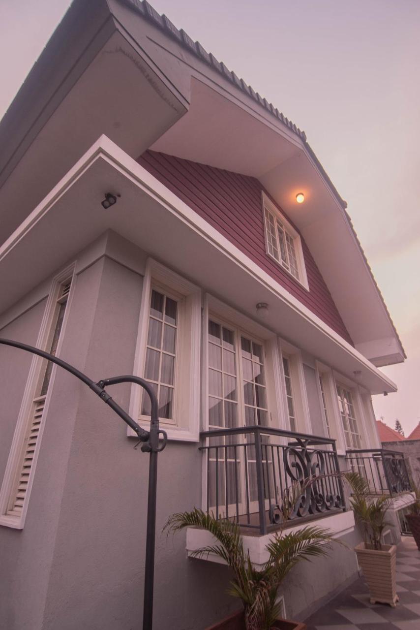 Front One Boutique Baluran Malang Hotel Kültér fotó