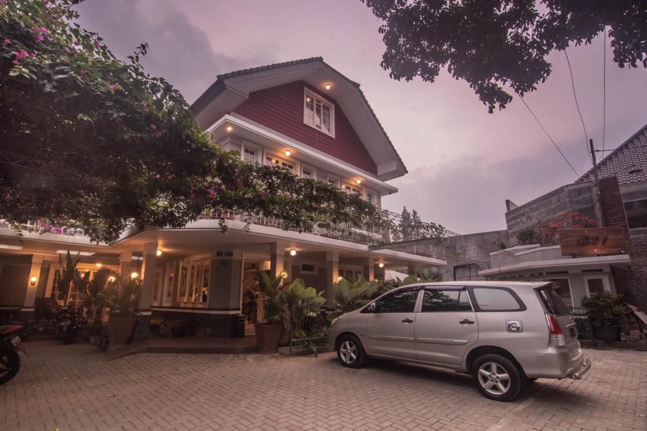 Front One Boutique Baluran Malang Hotel Kültér fotó